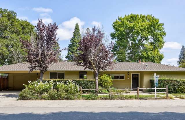Lovely home near the Willows photos photos