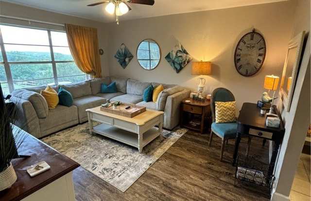 1307 sherry Lane Gallery 3