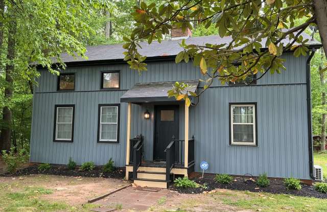 Charming Renovated 2 Bedroom Wooded Retreat! photos photos
