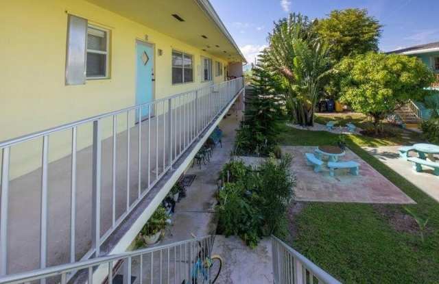 216 N Federal Highway photos photos