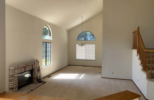 7203 ROXANNE LANE Gallery 2