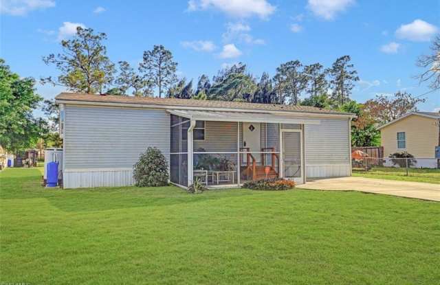 FIRST MONTH'S RENT FREE! 2/2 W/ LARGE YARD IN N. FT. MYERS! photos photos FIRST MONTH'S RENT FREE! 2/2 W/ LARGE YARD IN N. FT. MYERS! photos photos