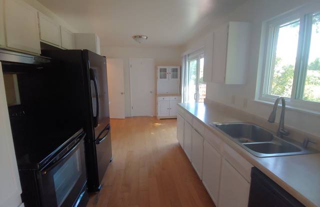 2675 Table Mesa Court Gallery 4