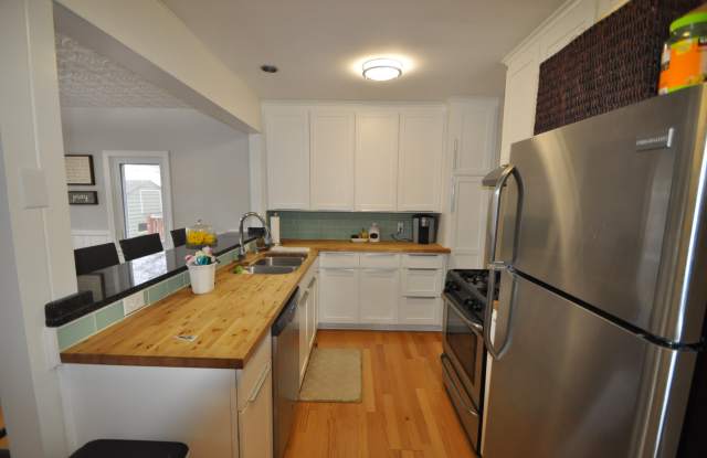 7605 Edgebrook Dr Gallery 4