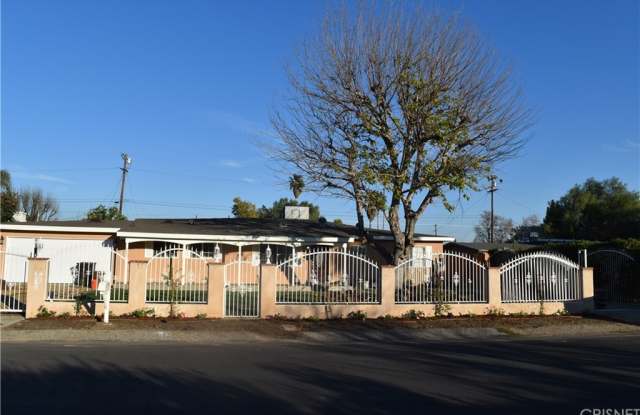 8600 Comanche Avenue - 8600 Comanche Avenue, Los Angeles, CA 91306
