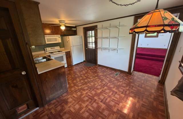 Great Value! Great location! FOR RENT: Charming Ranch Home Near West Point with Seasonal Hudson River Views Gallery 4