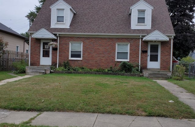 309 Jones - 309 Jones St, Mount Clemens, MI 48043