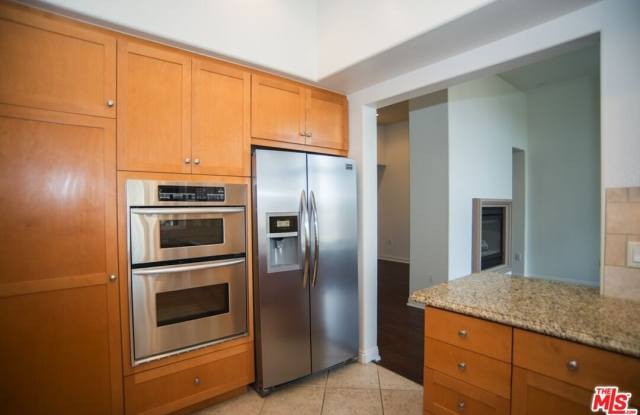 5831 Seawalk Dr Gallery 4
