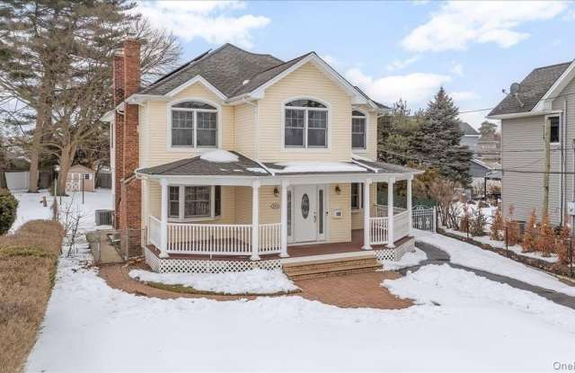 234 S Pershing Avenue photos photos