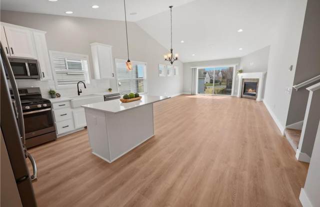 Remodeled 4 Bedroom Home for Rent! Gallery 4