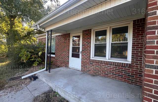 $775 - 1 bed 1 bath - Duplex - 3415 West 2nd Street North, Wichita, KS 67203