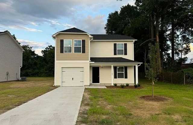 Modern Four Bedroom Home photos photos
