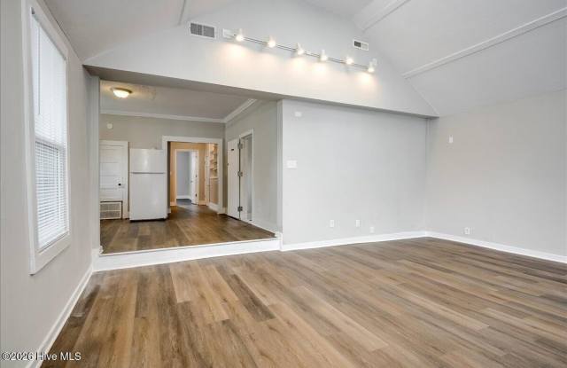 1736 Fenwick Street Gallery 2
