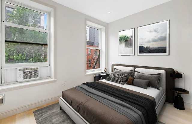195 W 10th St Gallery 3