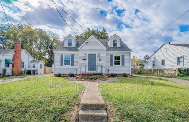 3611 1/2 King St photos photos