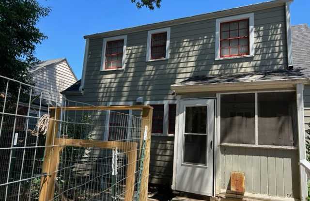 Charming 3BR/2BA Ardmore home! Walking distance to WFUBMC Gallery 3