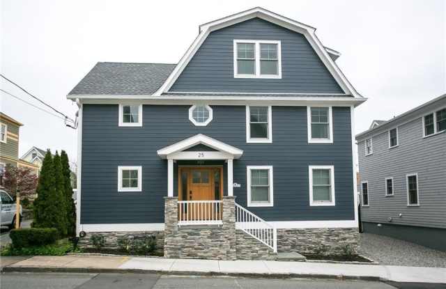 25 Dearborn Street - 25 Dearborn Street, Newport, RI 02840