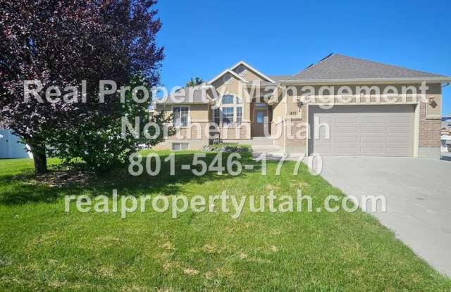Stunning 7 Bedroom Home in West Point Available in October photos photos