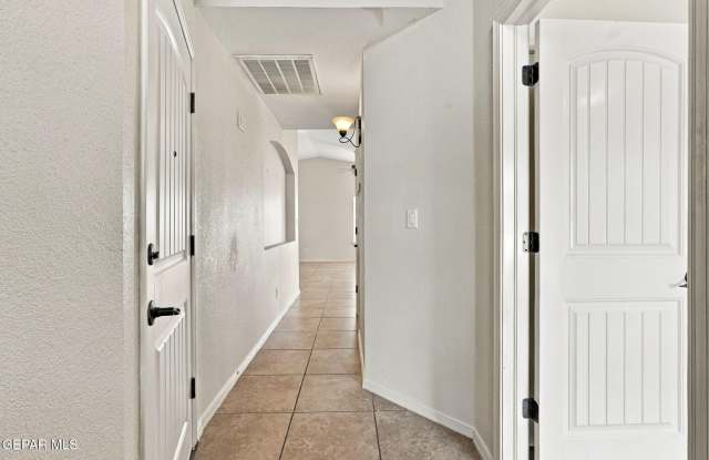 3277 GARDEN POINT Drive Gallery 2