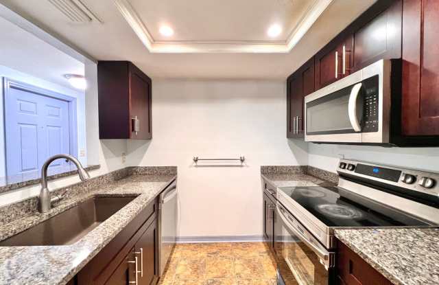 Updated 3 Bedroom, 3 Bathroom Townhome in Rockwood Villas! photos photos