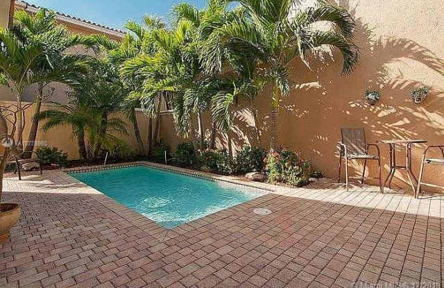 1060 Waterside Ln Gallery 3