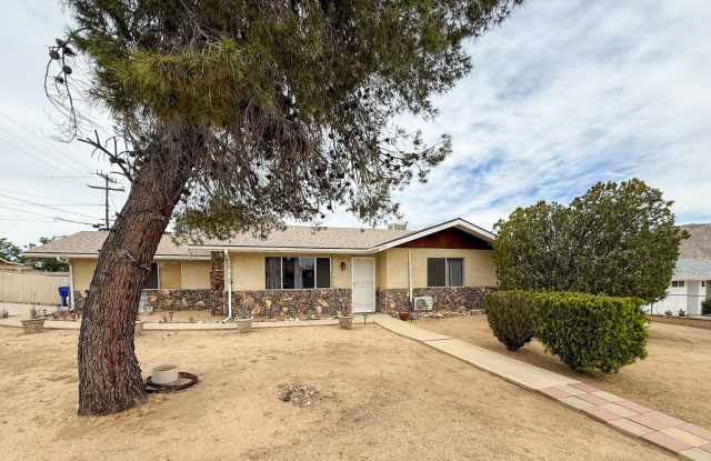 2 Bedroom Yucca Valley Home photos photos