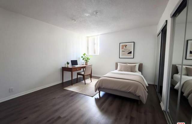 1208 W Adams Blvd Gallery 4