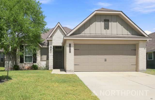 4-Bedroom, 2 Bath Single Family for Rent in Montgomery, TX|  2-Car Garage Parking & Modern Kitchen Gallery 1