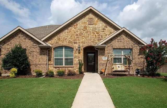 1112 Colonial Drive photos photos