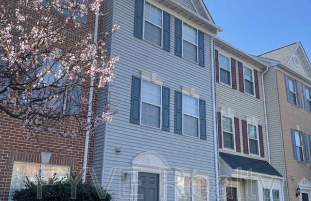 13105 Quail Creek Ln - 13105 Quail Creek Lane, Fair Lakes, VA 22033
