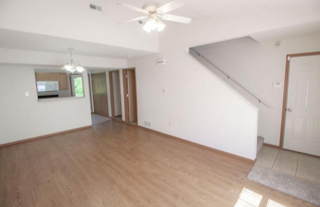 Four Bedroom, Three Bathroom Duplex with Attached Garage Gallery 4