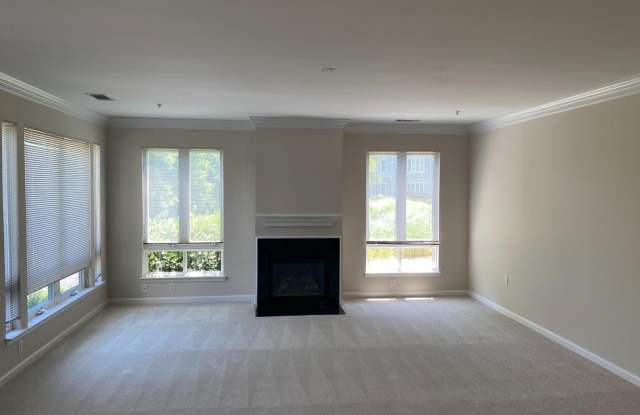1641 LADUE Court Gallery 2