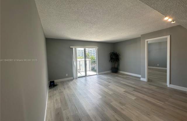 899 West Ave photos photos