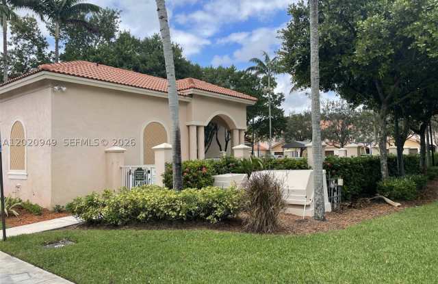 8835 S Isles Cir Gallery 3