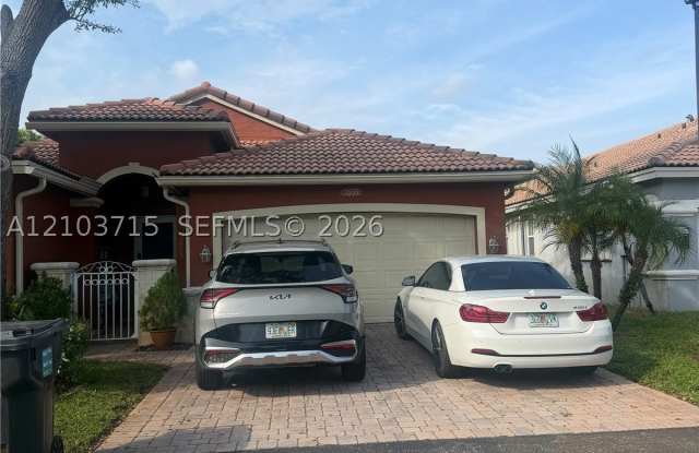 3555 SW 49th Ct Gallery 1