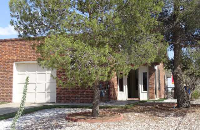 COMPETITIVELY PRICED WESTSIDE DUPLEX Gallery 3