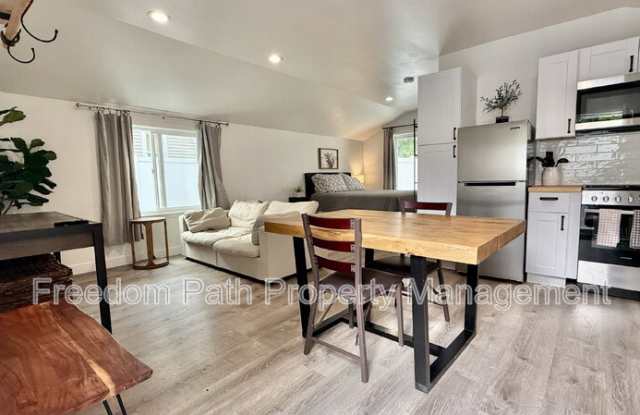 1519 E Montana Ave photos photos