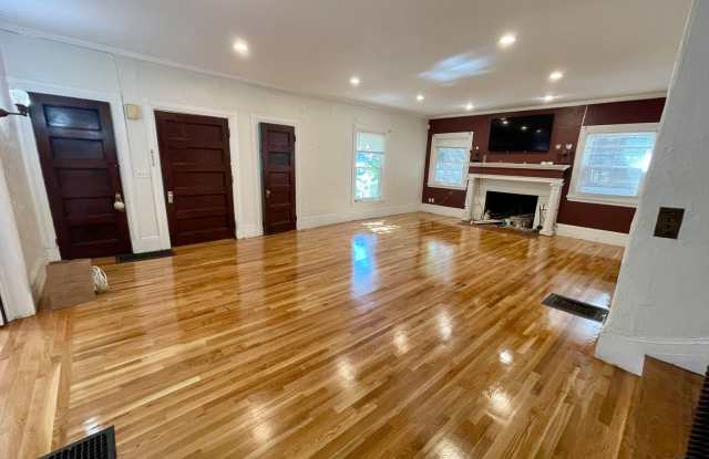 HUGE 6bed 2.5 bath townhouse in Brighton close to BC and Beacon St photos photos