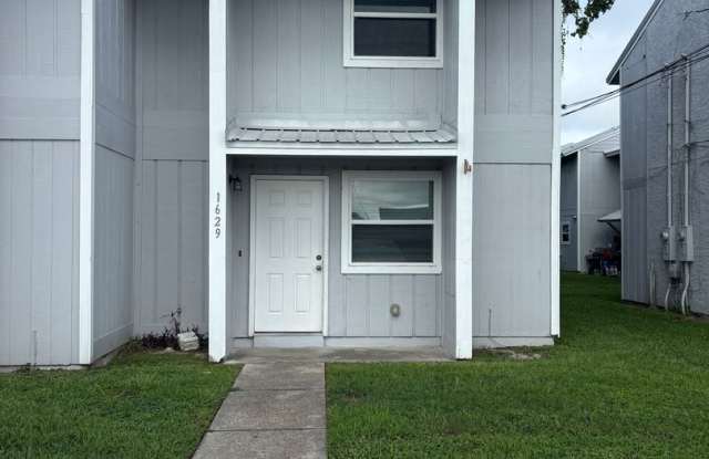 1629 N James Ave - 1629 North James Avenue, Cedar Grove, FL 32405