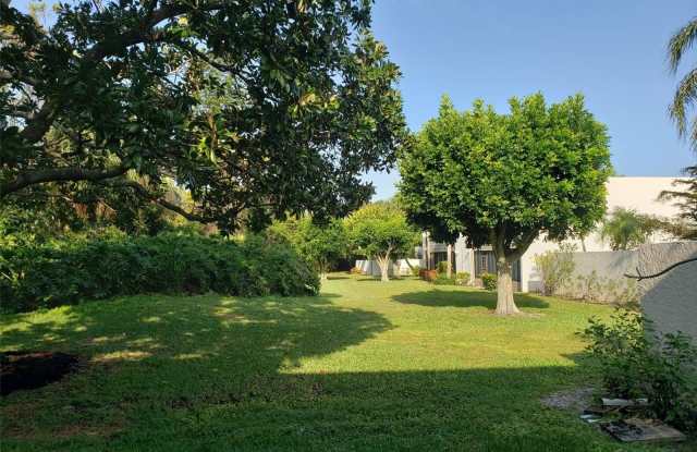 549 LAKESIDE Drive Gallery 1