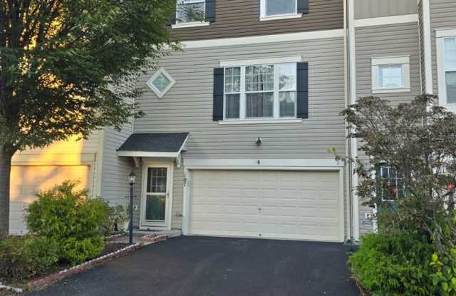 107 Dresden Ct Gallery 1