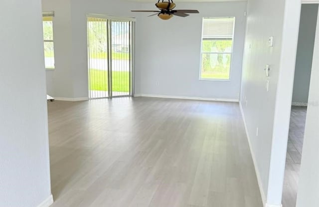 1905 FAIRWAY Loop Gallery 2