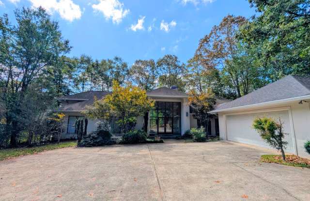 Contemporary 3000 sqfoot home in Arbor Trace | 3br 2.5ba photos photos