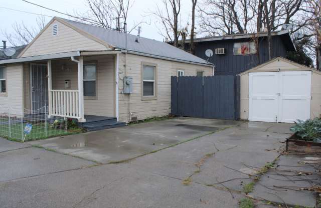 2 Bedroom, 1 Bathroom Single Story House in Antioch with Garage and Side Yard Access - 238 Rossi Avenue, Antioch, CA 94509