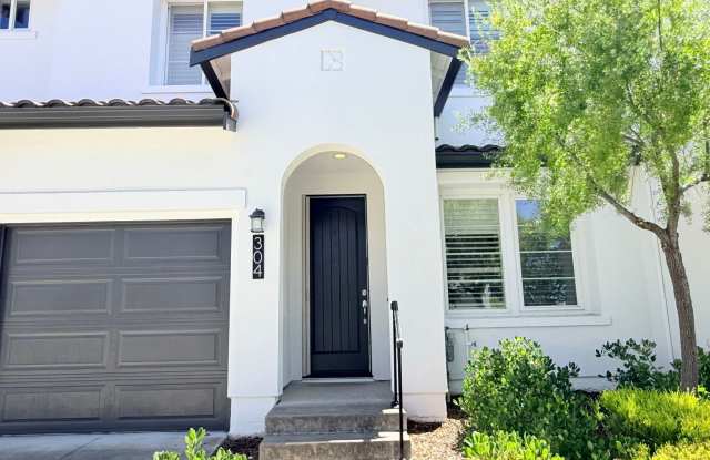Beautiful 4BD/3BA, Two-Story Townhome in Alamo Creek, Danville- Available NOW! Gallery 3