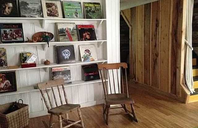 Cozy 3-Bedroom Home with Private Yard in Livingston Manor for November 1st! photos photos