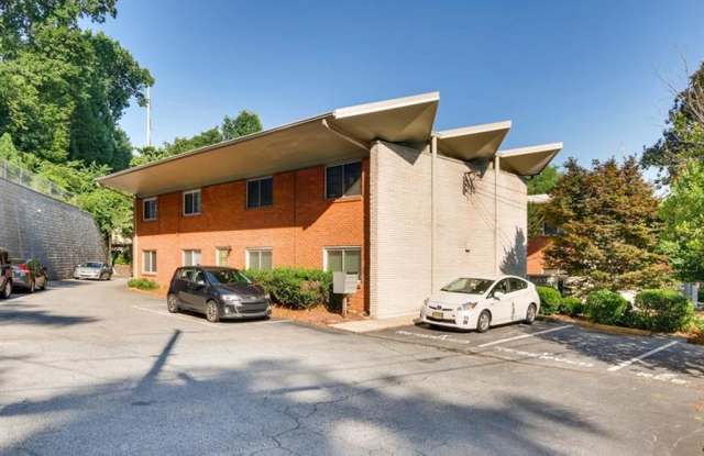 1822 N Rocksprings Rd #11 Gallery 3
