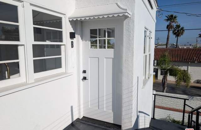 1147 24th St photos photos