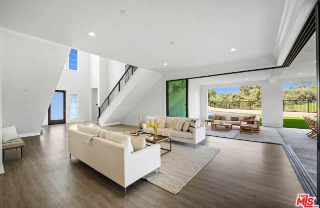 10615 Wood Briar Court Gallery 3