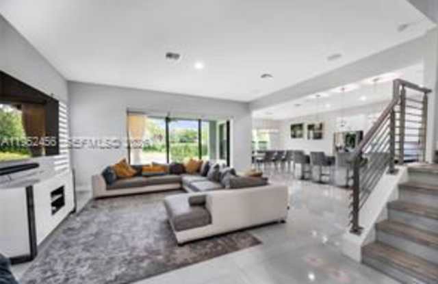8645 Northwest 39th Court Gallery 4